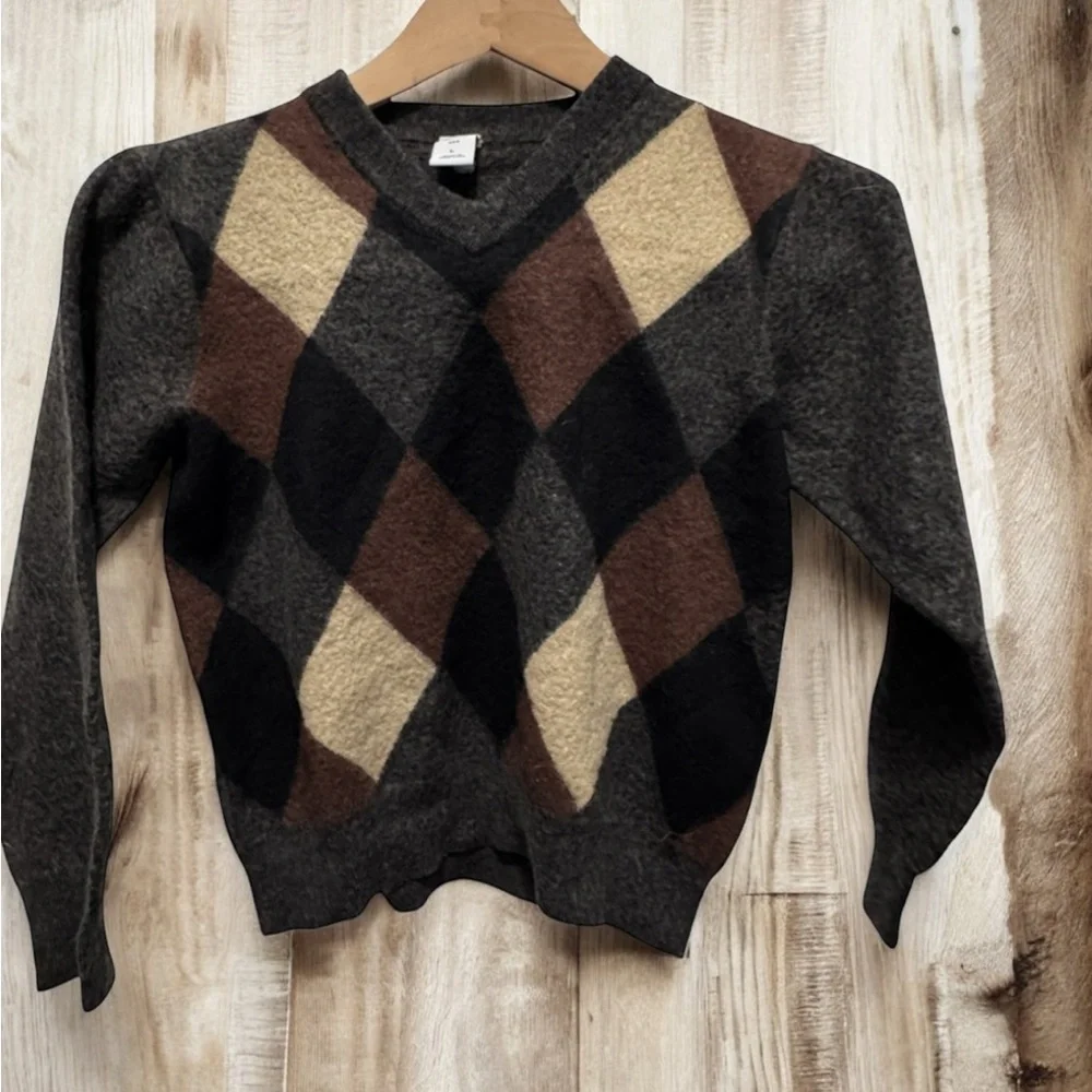 GAP kids V-Neck Argyle Sweater size large made in Hong Kong